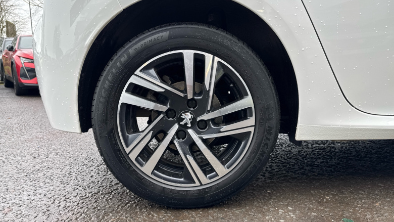 Peugeot 208 1.2 PureTech 100 Allure Premium + 5dr Petrol Hatchback